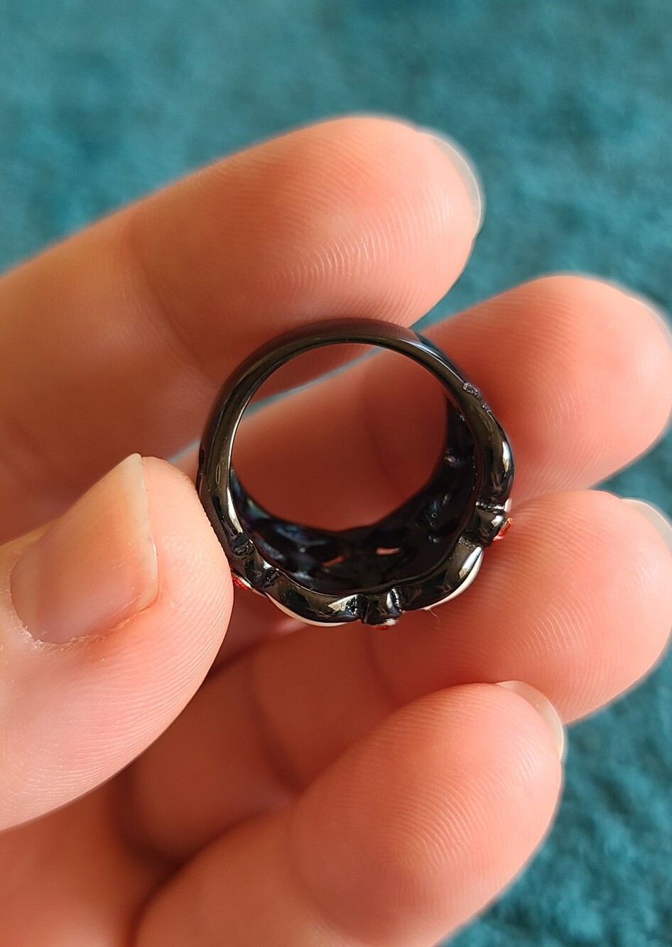 Black Band Ring with Ivory Accents and Garnets - Picture 4 of 7